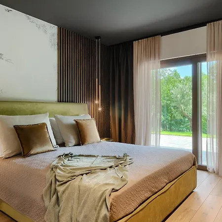 Magnificent Istria Oasis 4 Bedrooms Spacious Sun Terrace With Outdoor Heated Pool Labin