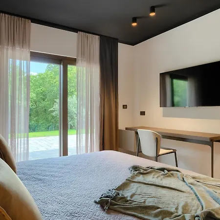 Magnificent Istria Oasis 4 Bedrooms Spacious Sun Terrace With Outdoor Heated Pool Labin