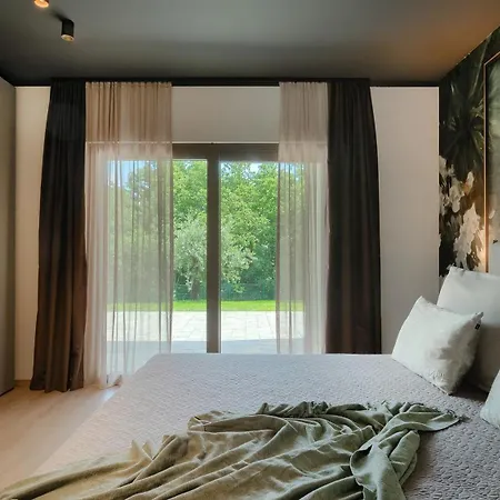 Magnificent Istria Oasis 4 Bedrooms Spacious Sun Terrace With Outdoor Heated Pool Labin Villa