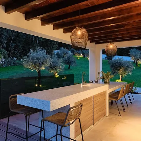 Magnificent Istria Oasis 4 Bedrooms Spacious Sun Terrace With Outdoor Heated Pool Labin Villa Labin (Istria)