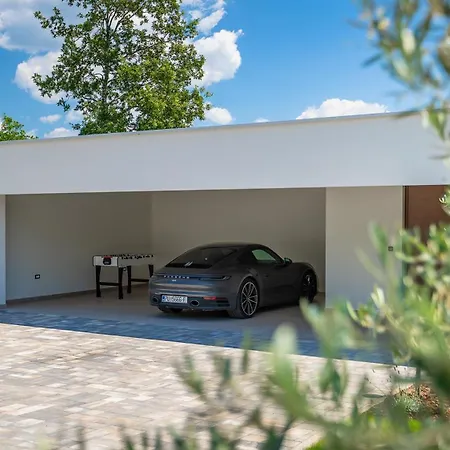 Villa Magnificent Istria Oasis 4 Bedrooms Spacious Sun Terrace With Outdoor Heated Pool Labin