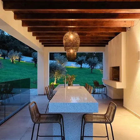 Magnificent Istria Oasis 4 Bedrooms Spacious Sun Terrace With Outdoor Heated Pool Labin Villa Labin (Istria)