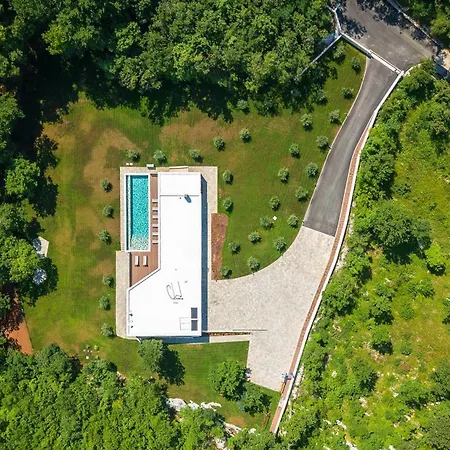Magnificent Istria Oasis 4 Bedrooms Spacious Sun Terrace With Outdoor Heated Pool Labin *