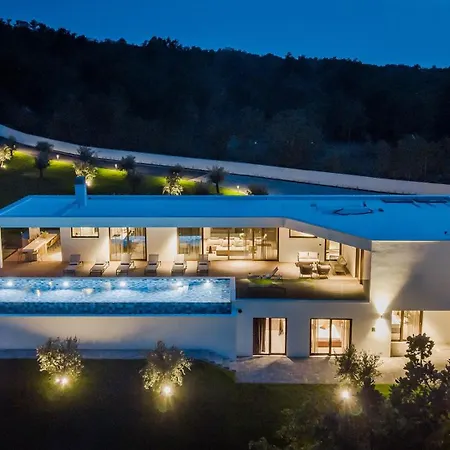 Magnificent Istria Oasis 4 Bedrooms Spacious Sun Terrace With Outdoor Heated Pool Labin Villa Labin (Istria)