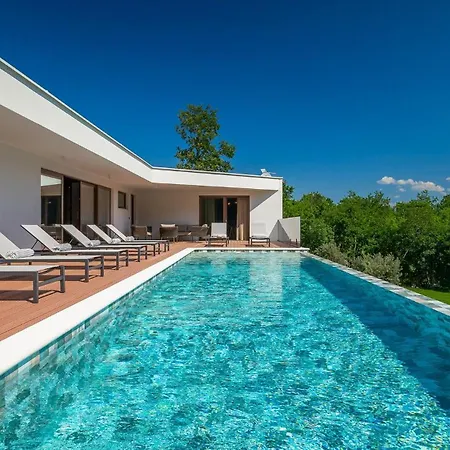 Magnificent Istria Oasis 4 Bedrooms Spacious Sun Terrace With Outdoor Heated Pool Labin Villa *